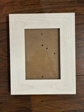 White Wood Picture Frame - Classic Home Accent 5x7